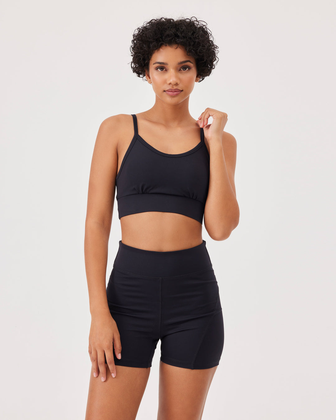 Black, gathered, sports bra, spaghetti straps, u-neckline, elasticated hem, fonclo logo, crop, slim fit, built-in bra, strappy. 