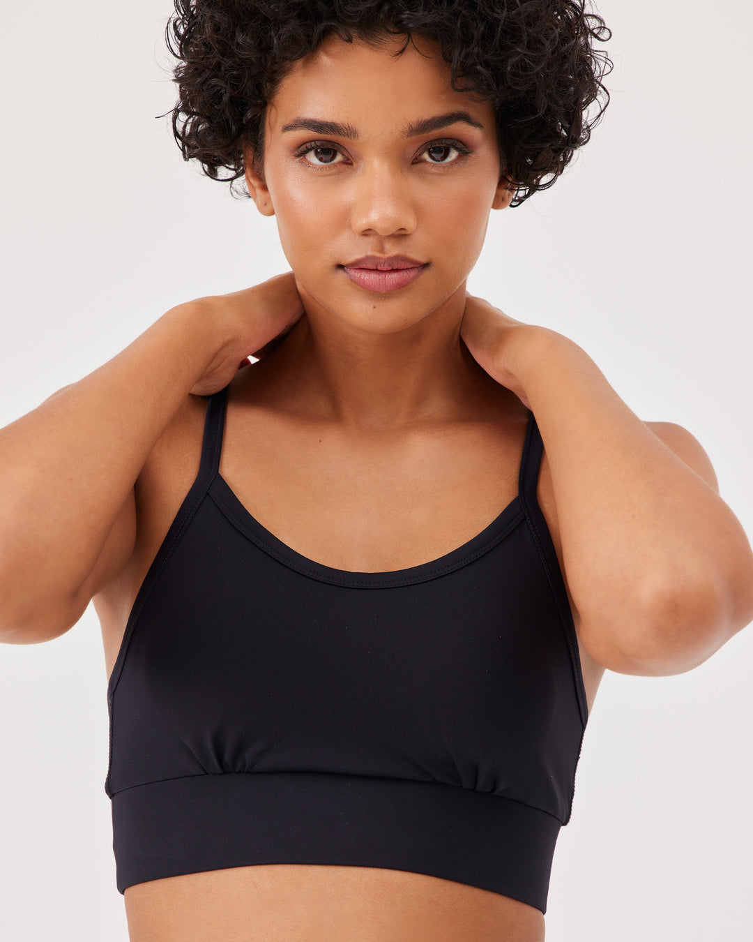 Black, gathered, sports bra, spaghetti straps, u-neckline, elasticated hem, fonclo logo, crop, slim fit, built-in bra, strappy. 