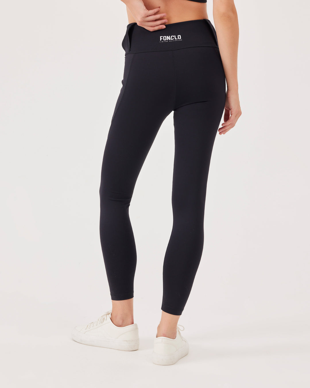 Black, functional, ankle-length, leggings, openings at the waistband, soft material, high-quality, stretchy, slim-fit, high-waist, fonclo logo.