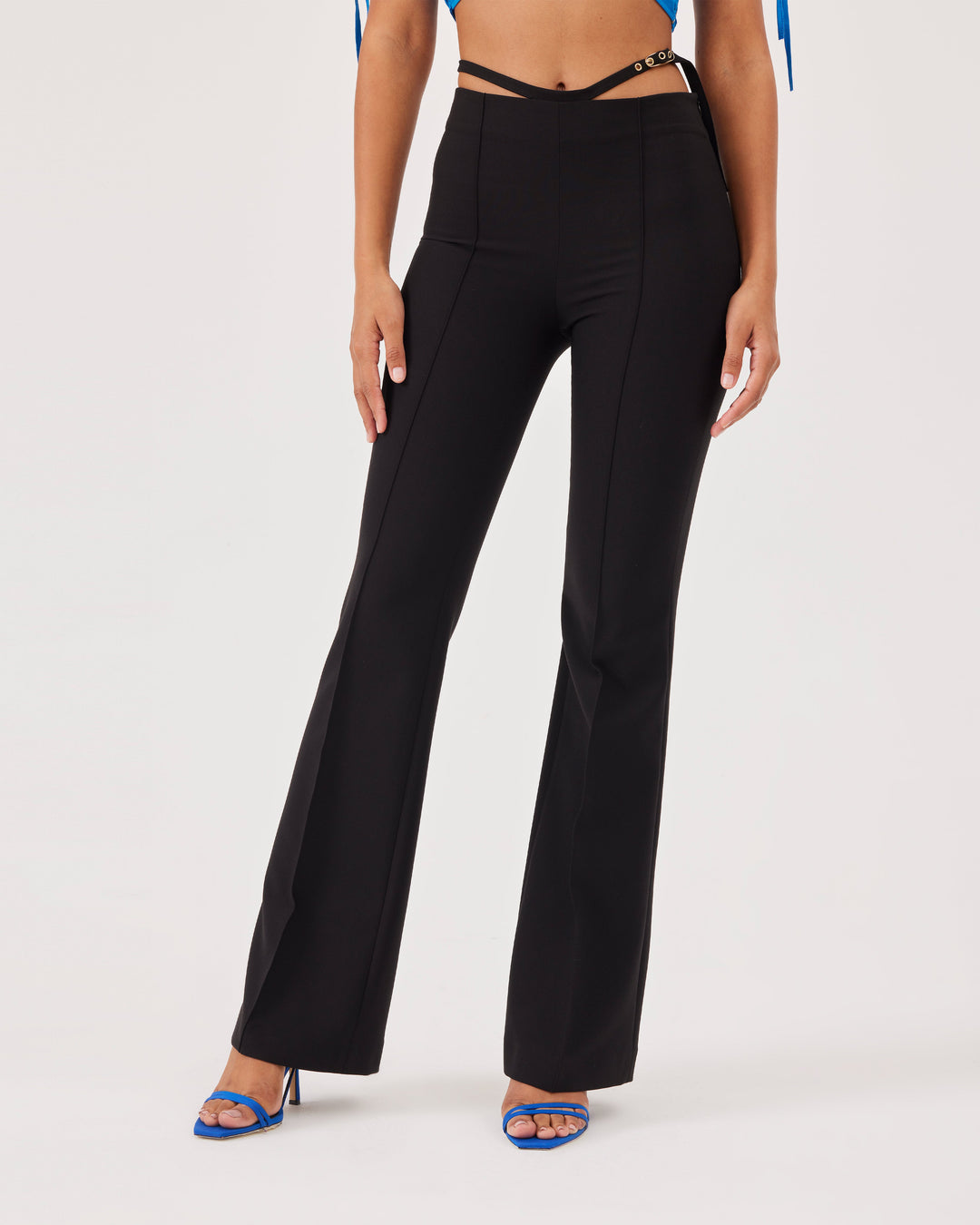 Black, high-waist trousers, belt detail at the waist, slim fit, flared and wide legs, front and back creases,side zipper, pants, elegant. 