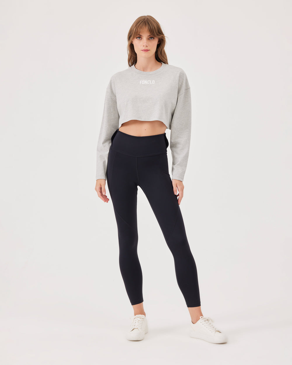 Grey, long sleeve, cropped t-shirt, top, front fonclo logo, loose fit, long sleeve, overBeden, round neck, knit.